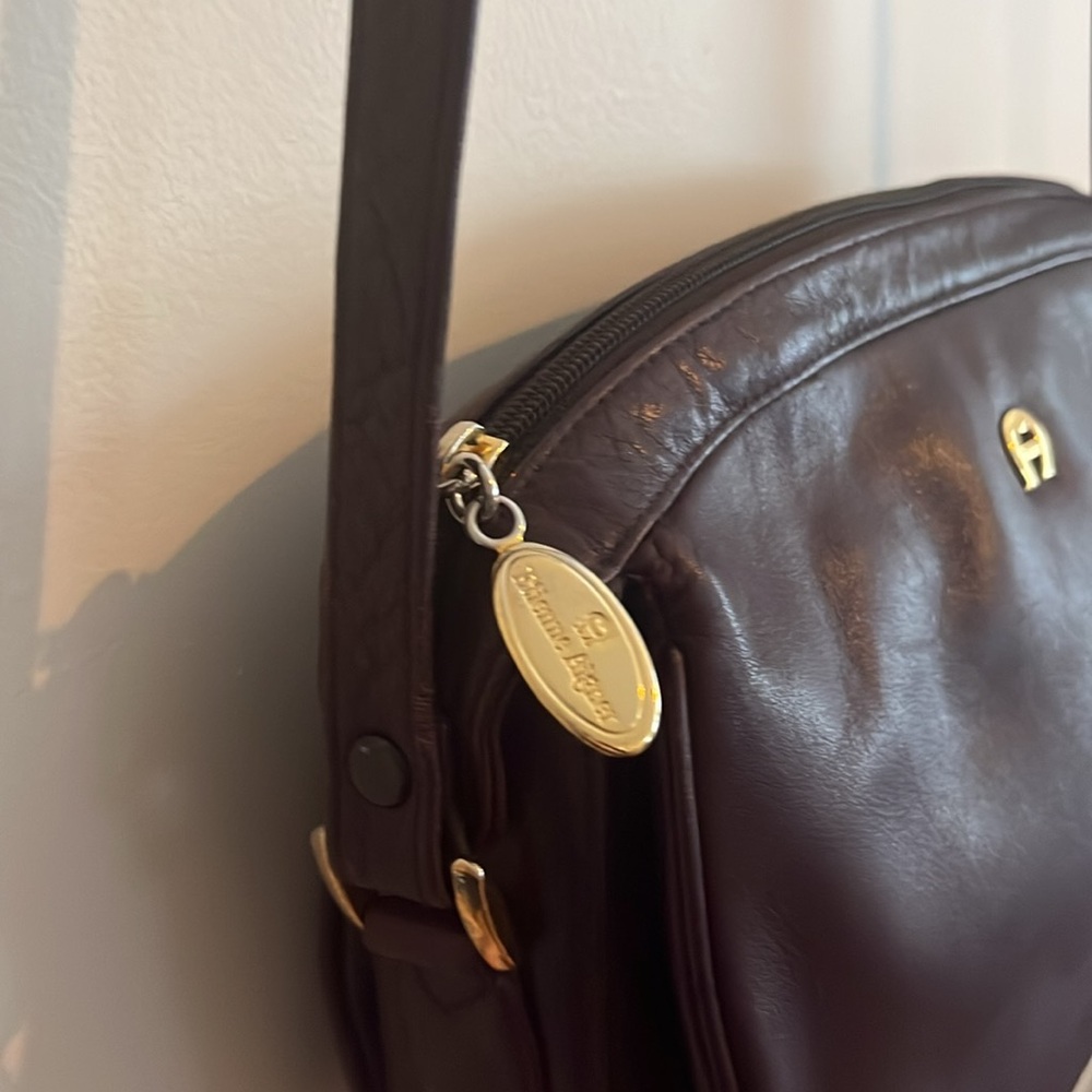 Vintage Etienne Aigner Classic Collection Purse Crossbody Dark Burgundy leather - Picture 3 of 16